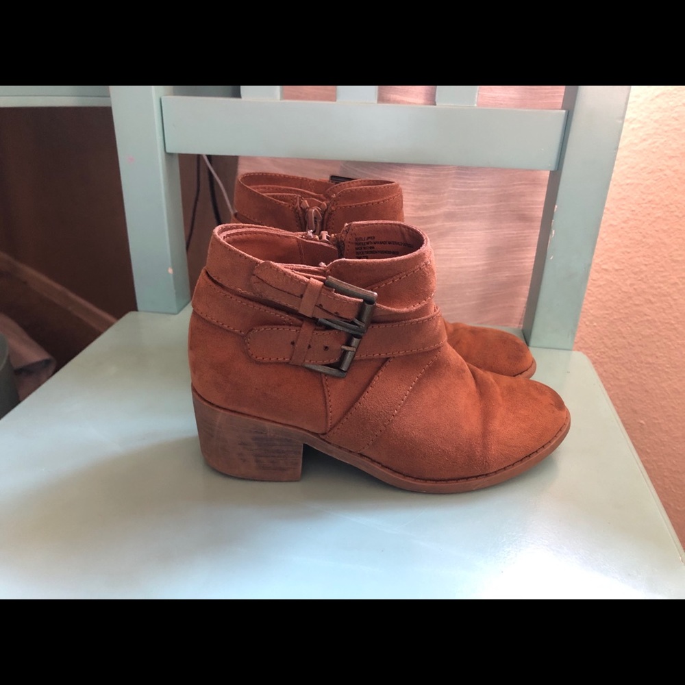 Girls boots